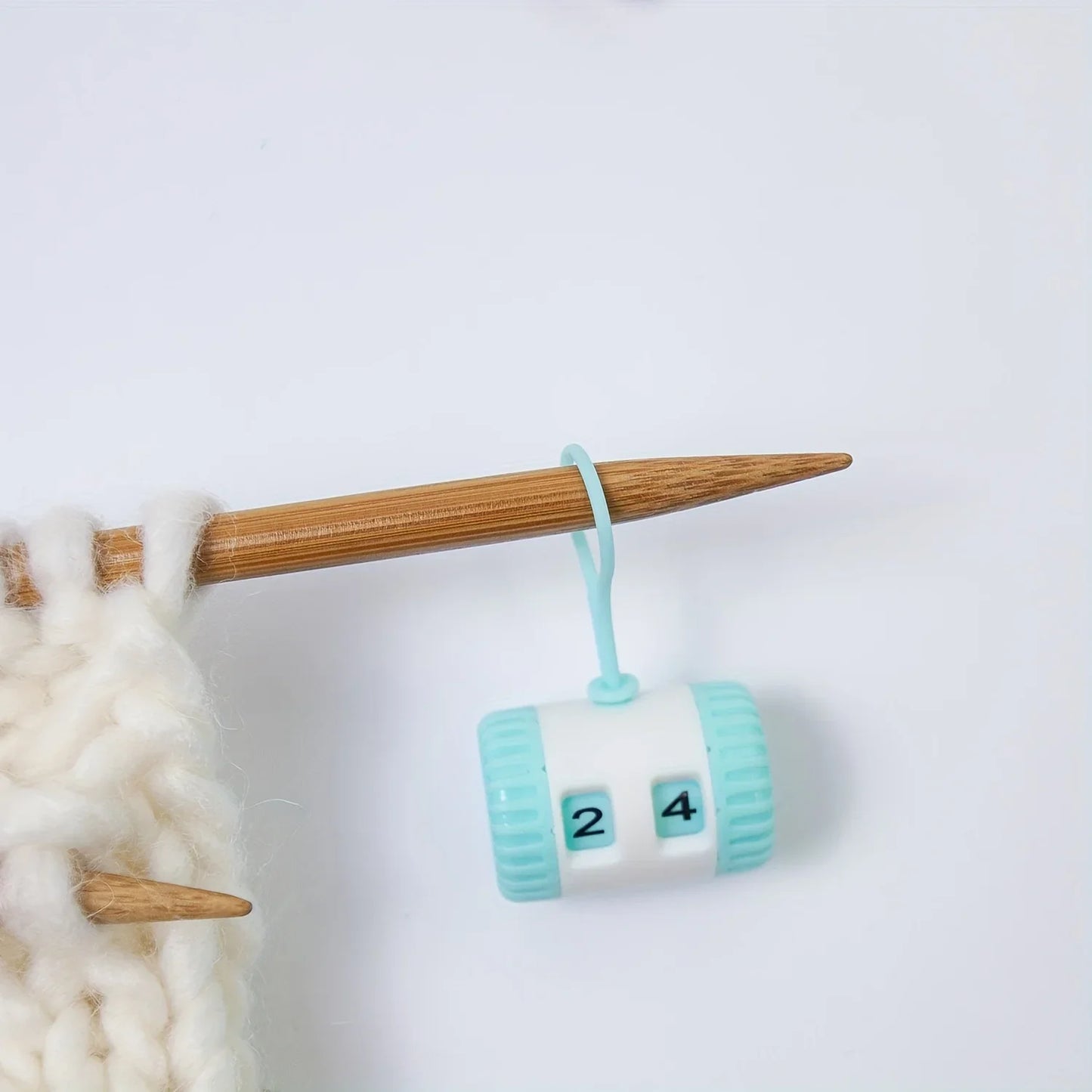 60 knitting Needle labels, 20 locking needles clip crochet needle labels, crochet needle set with 1 set and 1 plastic cover Peaceful Pleasures Health and Wellness