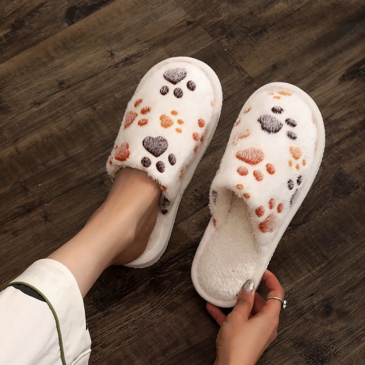 Women's Winter Fluffy Plush Slippers – Warm Non-Slip Slides