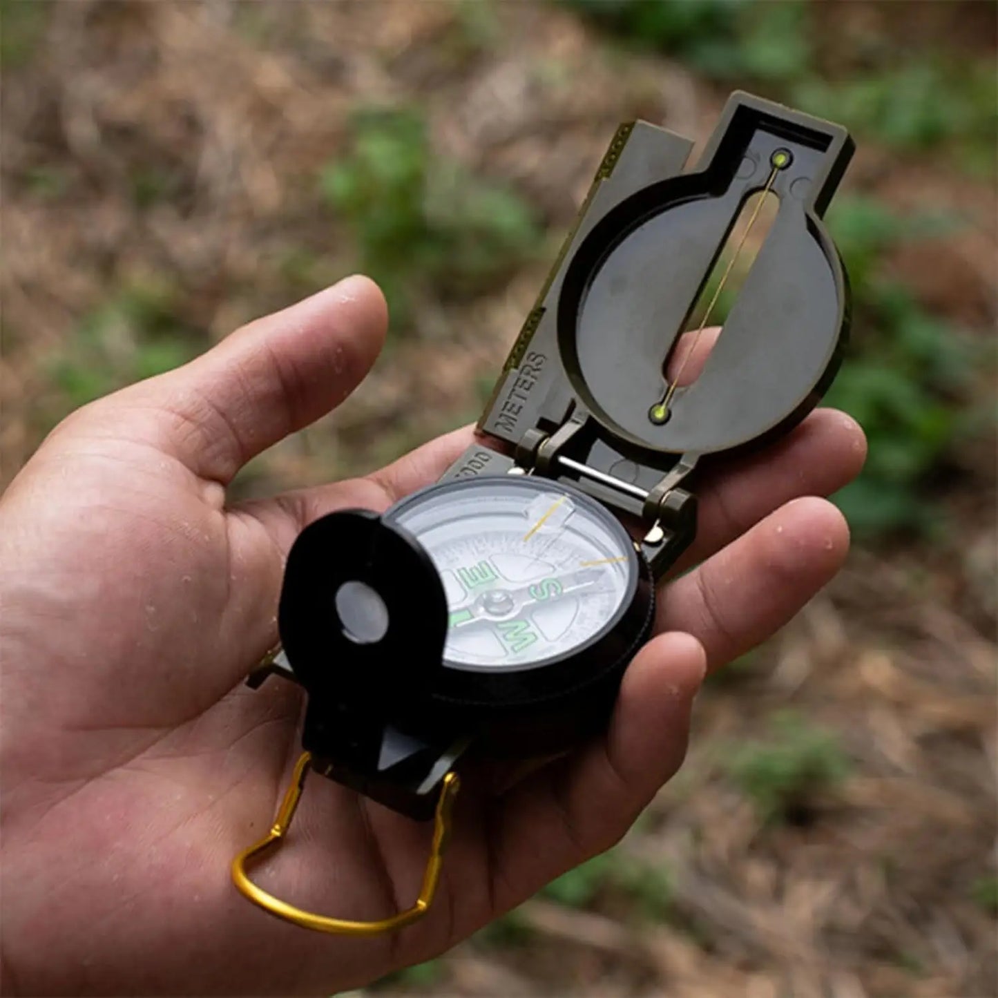 High Precision Army Compass, Waterproof Metal Sight Design Professional Outdoor Tool for Hiking Mountaineering Sports Peaceful Pleasures Health and Wellness