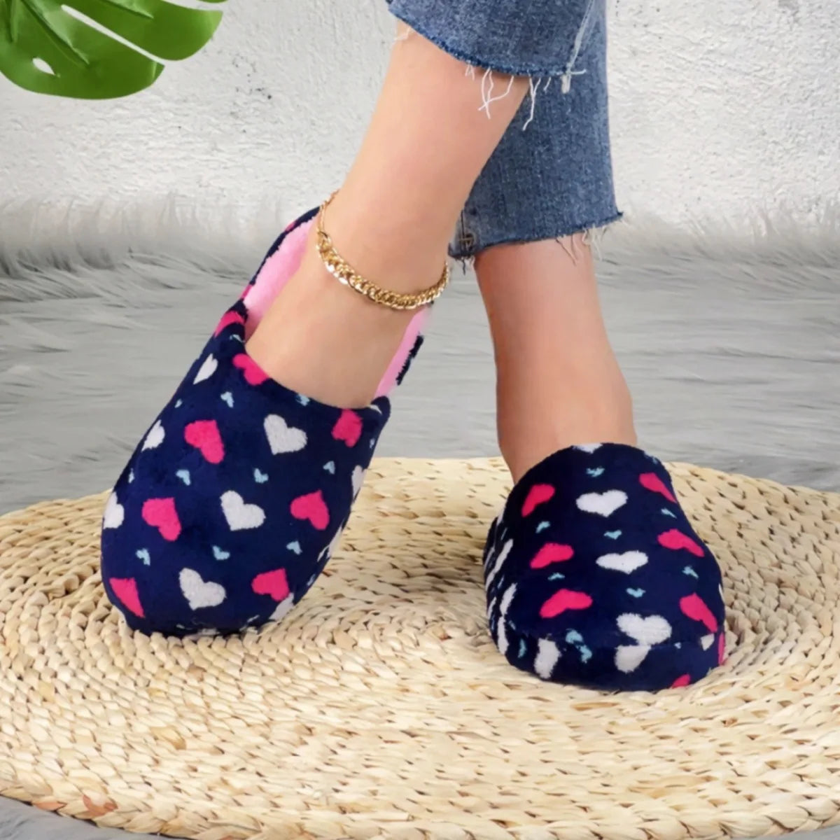 Women's Plush Heart Slippers – Warm Non-Slip Indoor House Shoes