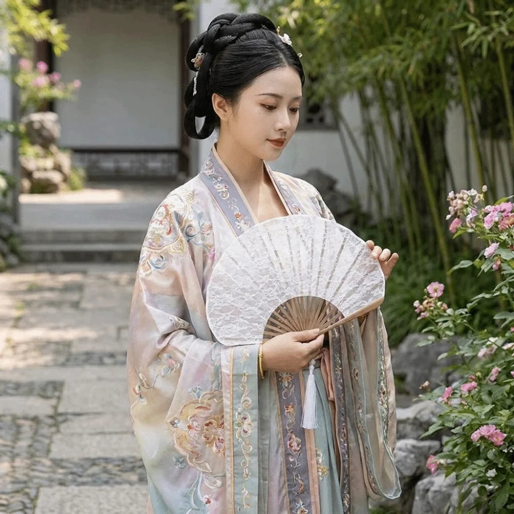 Vintage Folding Hand Fan – White Lace, Tassels & Bamboo