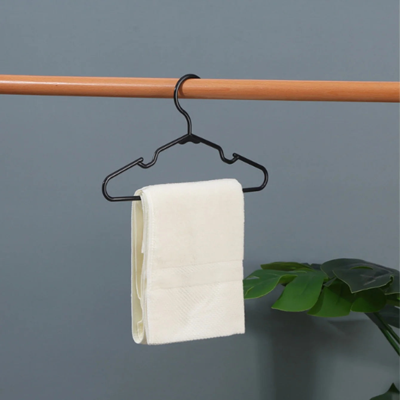 Non-Slip Kids Clothes Hangers 10/20 Pack – Baby & Child Closet Children's Clothes Hangers Peaceful Pleasures Health and Wellness