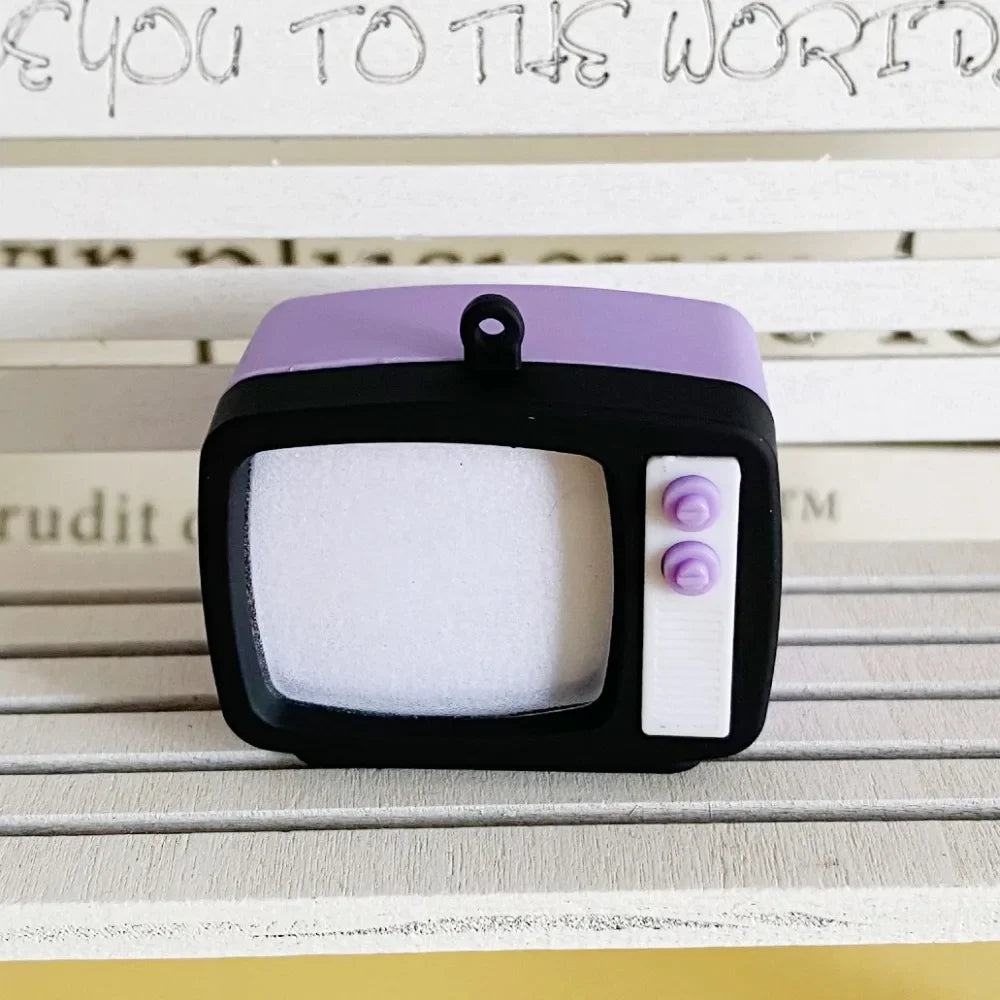 Retro TV Keychain – Mini Television Model with Light & Sound