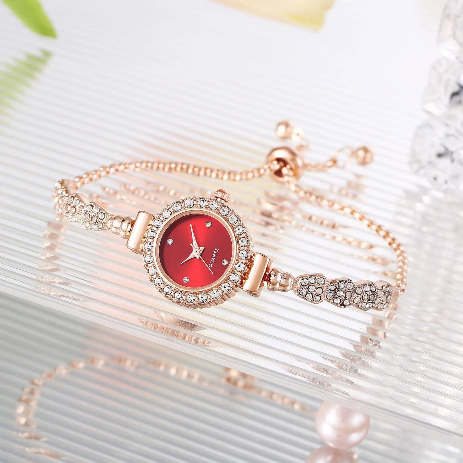 Women's Diamond Watches Bracelet Round Dial Chain Link Bracelet Analog Bangle Wrist Watch eting and Dating Office Peaceful Pleasures Health and Wellness