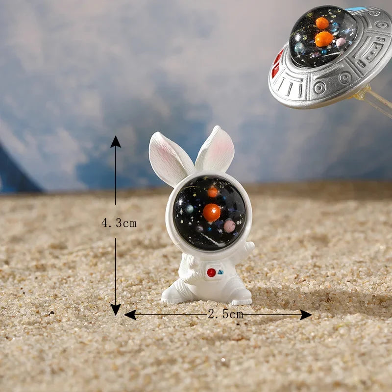 1pc Planet Astronaut and Bunny Rabbit Creative Cartoon Figure Ornament Miniature Resin Craft DIY Accessories Decoration лягушки Peaceful Pleasures Health and Wellness 13