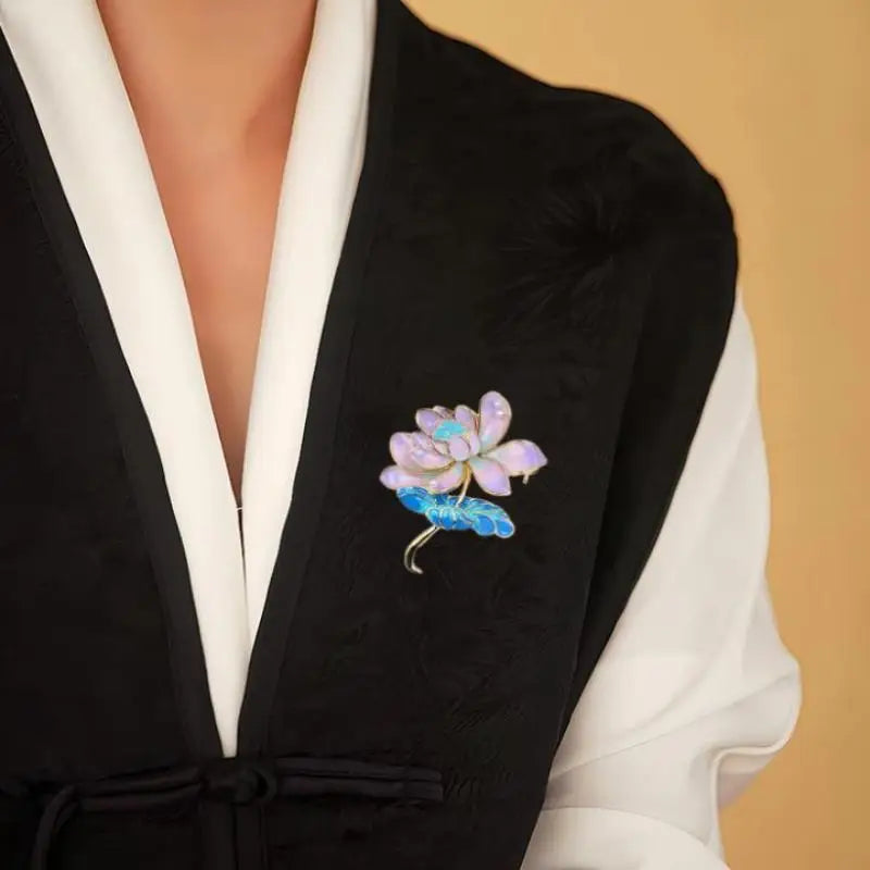Enamel Flower Brooch Pin – Elegant Gift for Coats & Scarves