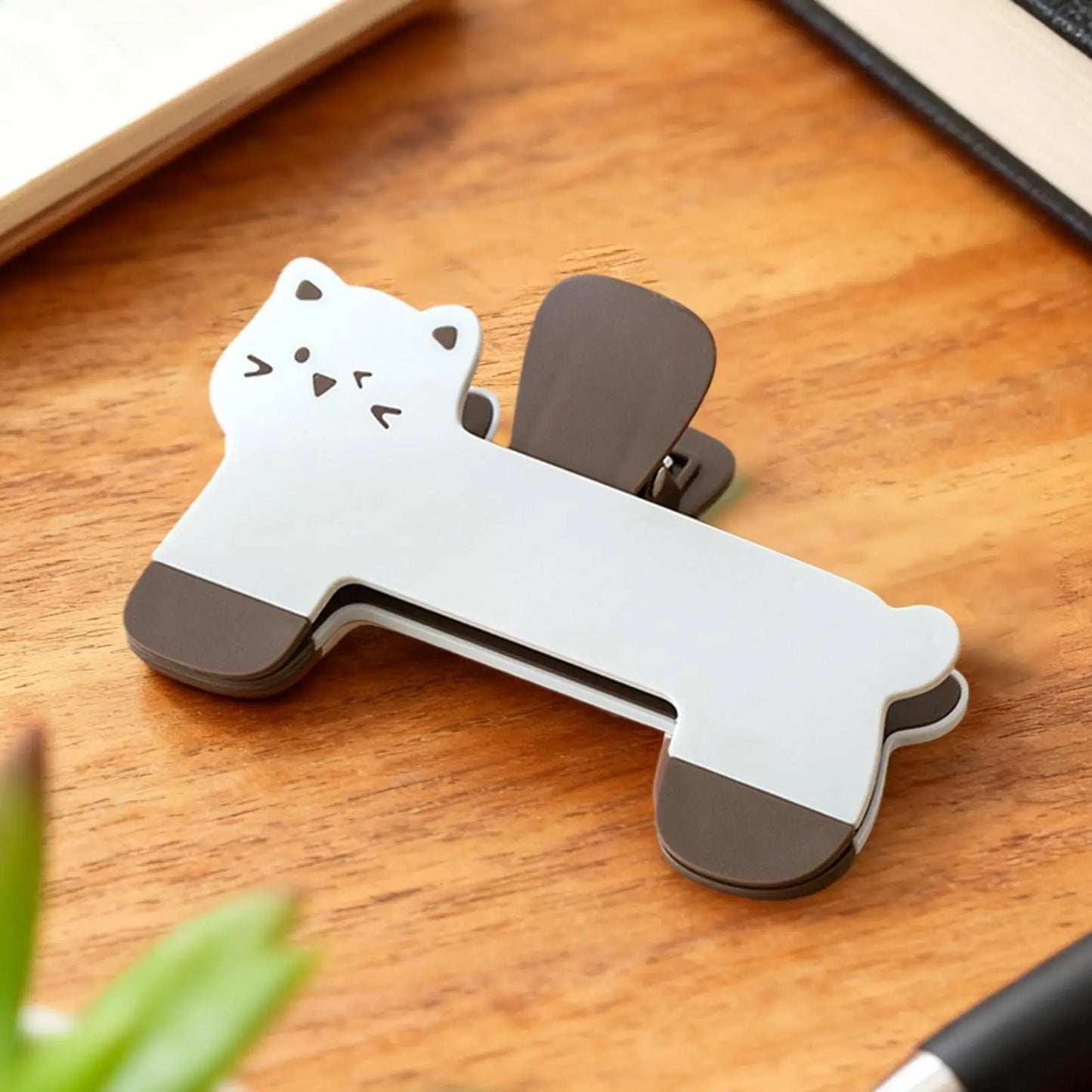 1pc Cat Book Clip Holder Adorable Reading Aid & Page Fixer for Hands-Free Reading, Perfect Gift for Students, Kids, Book Lovers Peaceful Pleasures Health and Wellness