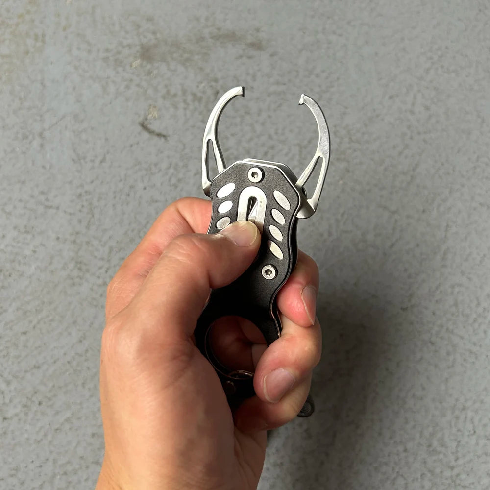 Rust Proof 304Stainless Steel Fish Grip Portable Lock Fishing Tackle Lip Clip Tool FishController Portable Professional Peaceful Pleasures Health and Wellness