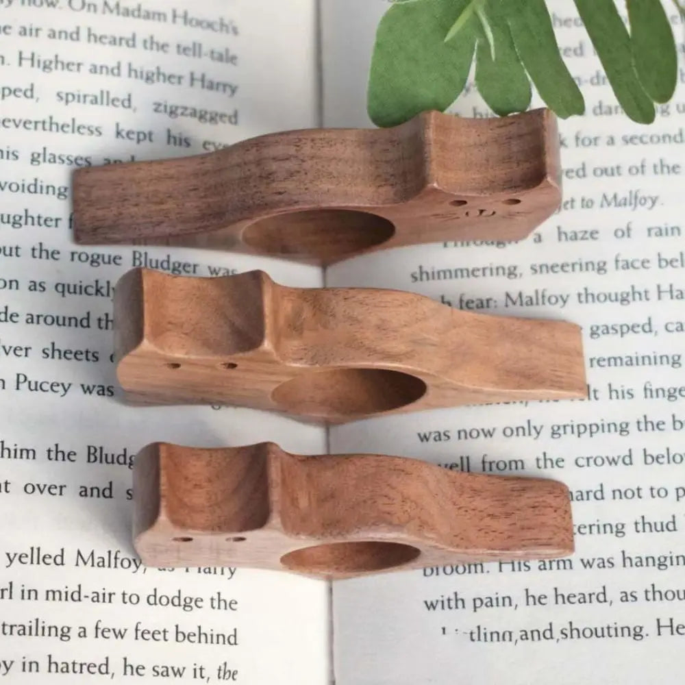 Anti-Slip Wooden Thumb Bookmark Cat Shape Pet Design Book Page Holder Dog Shape Handmade Reading Thumb Tools School Supplies Peaceful Pleasures Health and Wellness