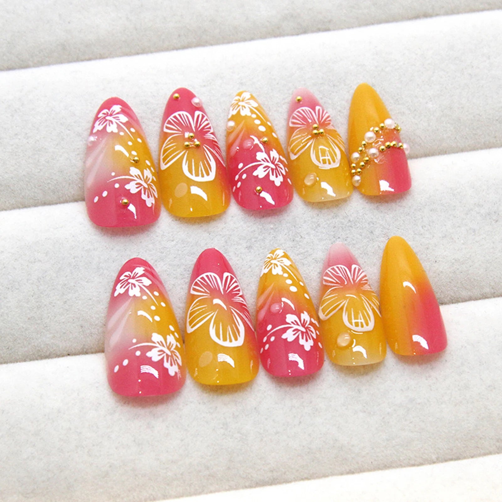 24PCS Blue Cat Eye False Nails Short Round Cute Press on Nails Wearable Full Cover Ins Flowers Pattern Fake Nail Tips for Girls Peaceful Pleasures Health and Wellness
