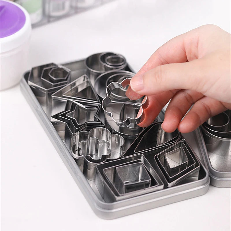 30-Piece Mini Geometric Cookie Cutter Set – 430 Stainless Steel, 10 Shapes, 3 Sizes, Tin Storage Box