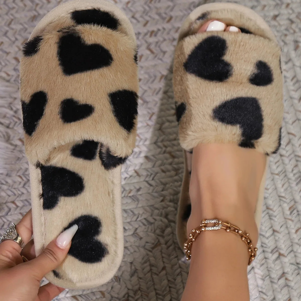 Women's Heart Plush Indoor Slippers – Cozy Open Toe Slides