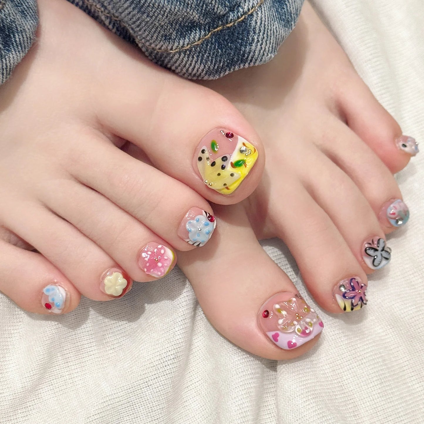 Handmade Graffiti Press On Toe Nails – 3D Crystal Flowers 12pcs Press On Toe Nails Peaceful Pleasures Health and Wellness