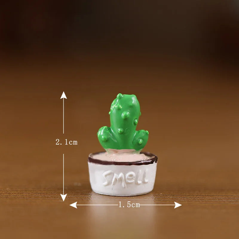 Cute Resin Cat Figurine Statue | Mini Home & Desk Decor