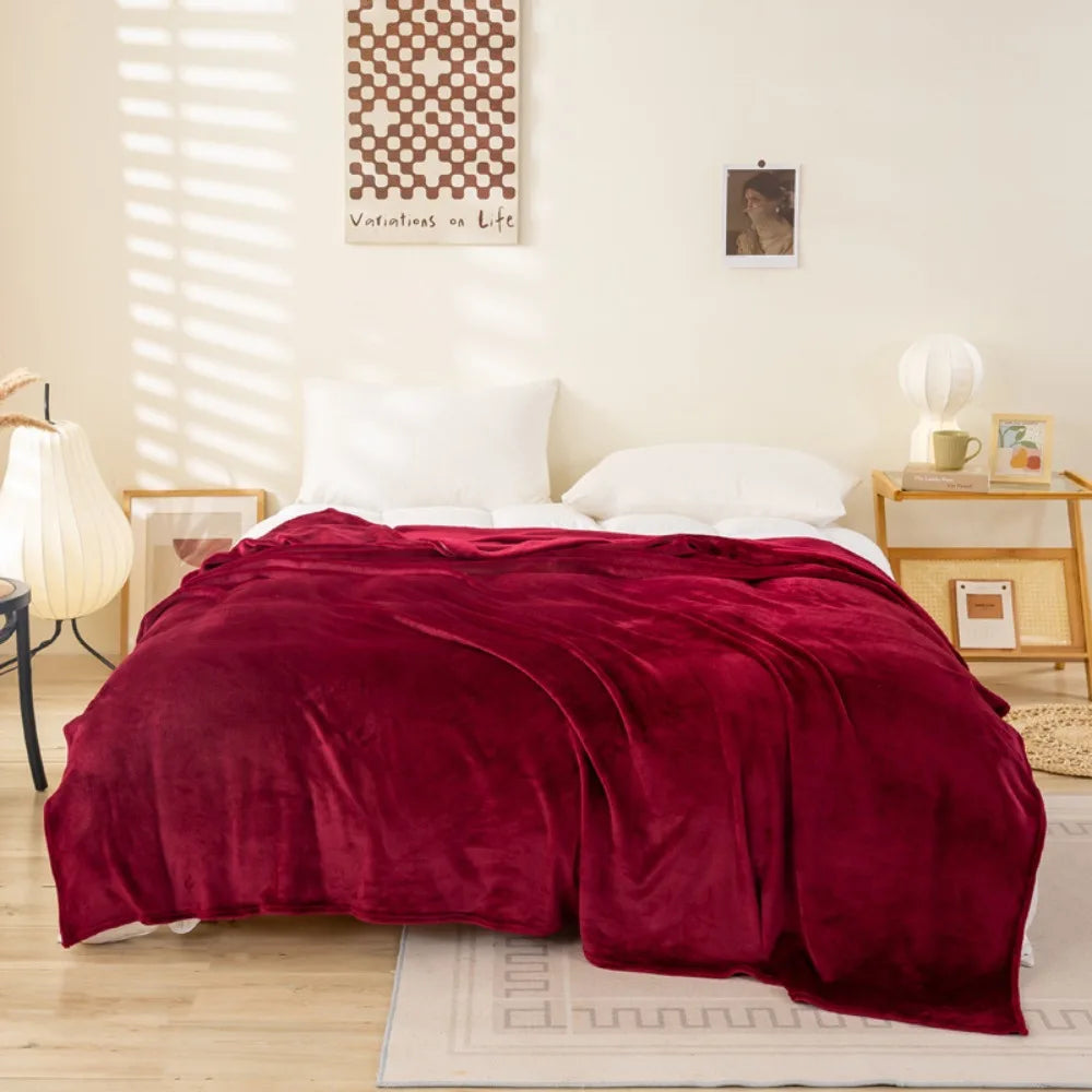 Solid Color Flannel Blanket – Soft Thickened Polyester Throw