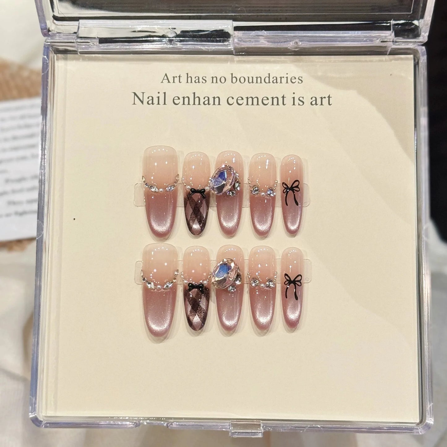 10pcs Pink Cat's Eye Press On Nails – Long Almond False Tips