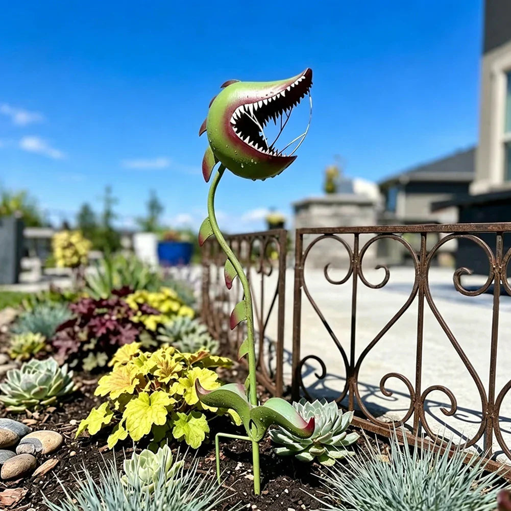 Metal Pitcher Plant Garden Stake – Whimsical Outdoor Yard Art