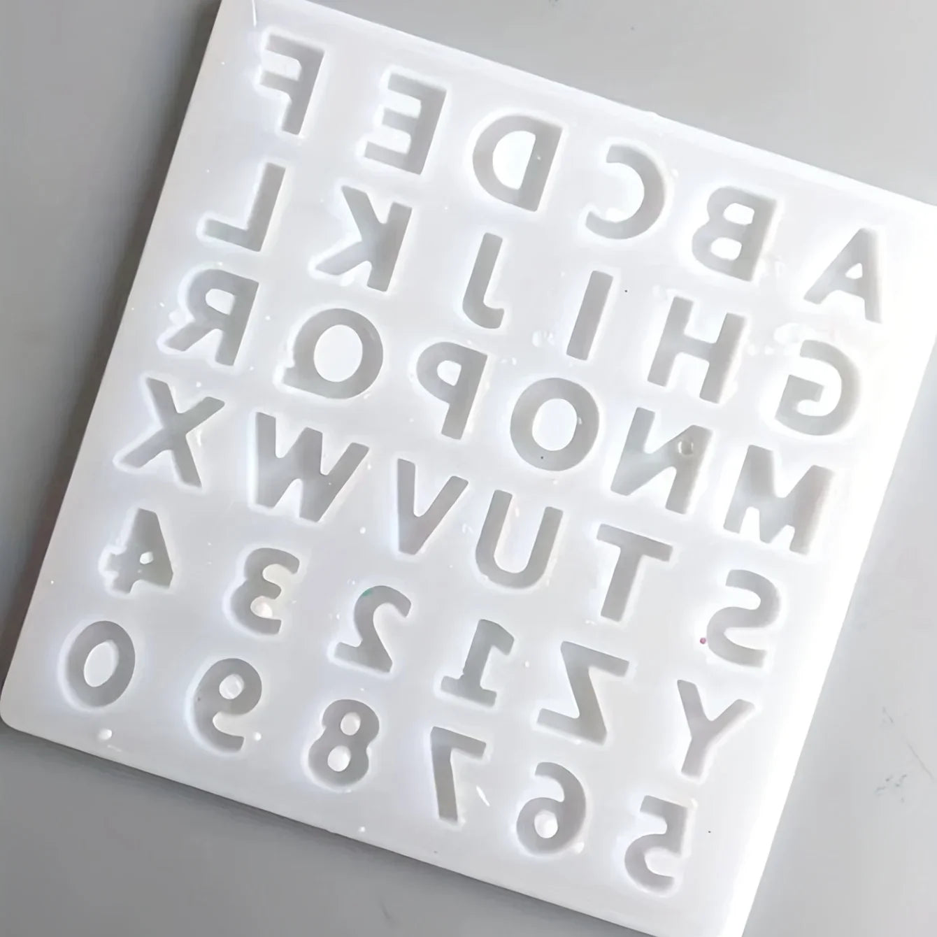 26-letter and Number Mold Mirror Surface Epoxy Silicone Mold New Personality DIY Mobile Phone Pendant Accessory Decoration Tool Peaceful Pleasures Health and Wellness