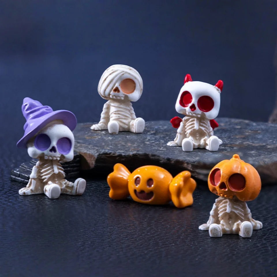 4-Piece Halloween Mini Figurines – Resin Pumpkins Ghosts Skulls