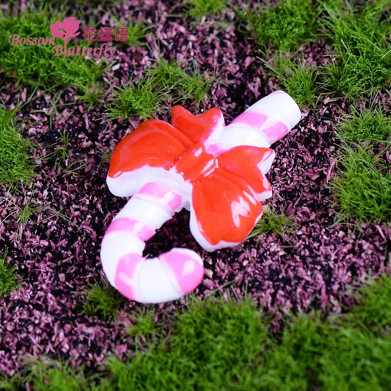 1pcs Fairy Garden Cartoon Ornaments Resin Craft Gift Christmas Santa Snowflake Snowman Miniature Figurine Accessories Home Decor Peaceful Pleasures Health and Wellness white pink
