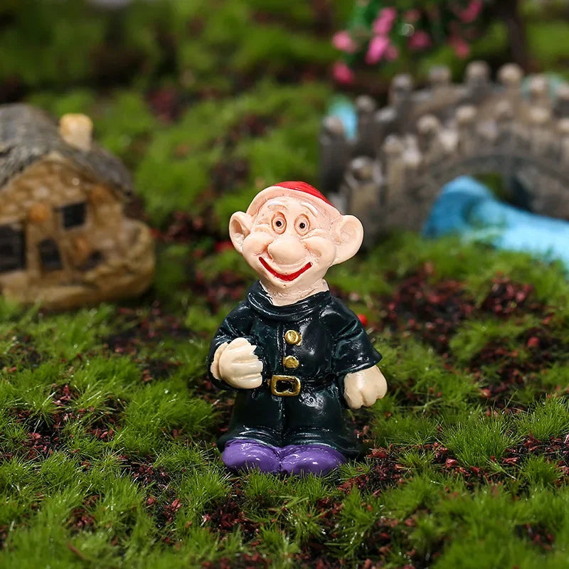 Funny Peeing Elf Resin Figurine | Garden Gnome Ornament