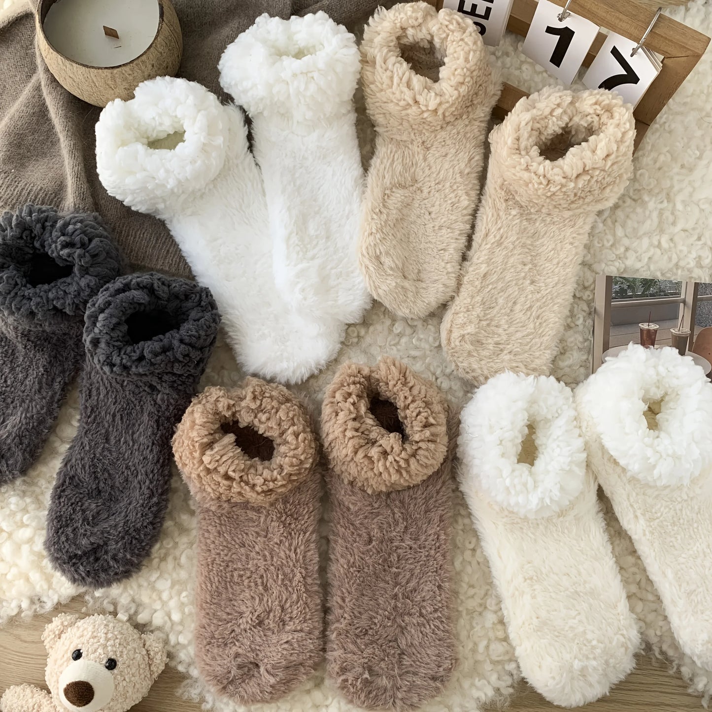 New Winter Coral Velvet Bag and Women Socks Plush Warm Indoor Floor Socks Lamb Velvet Plus Thick Home Sock Fashionable Versatile Peaceful Pleasures Health and Wellness