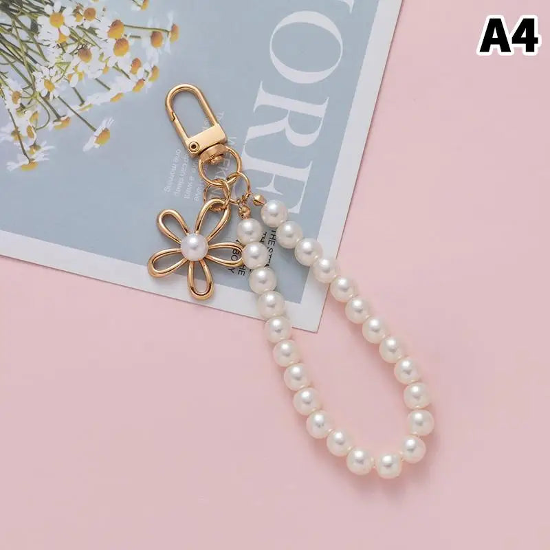 Pearl Flower Keychain Charm – Beaded Bag & Phone Pendant