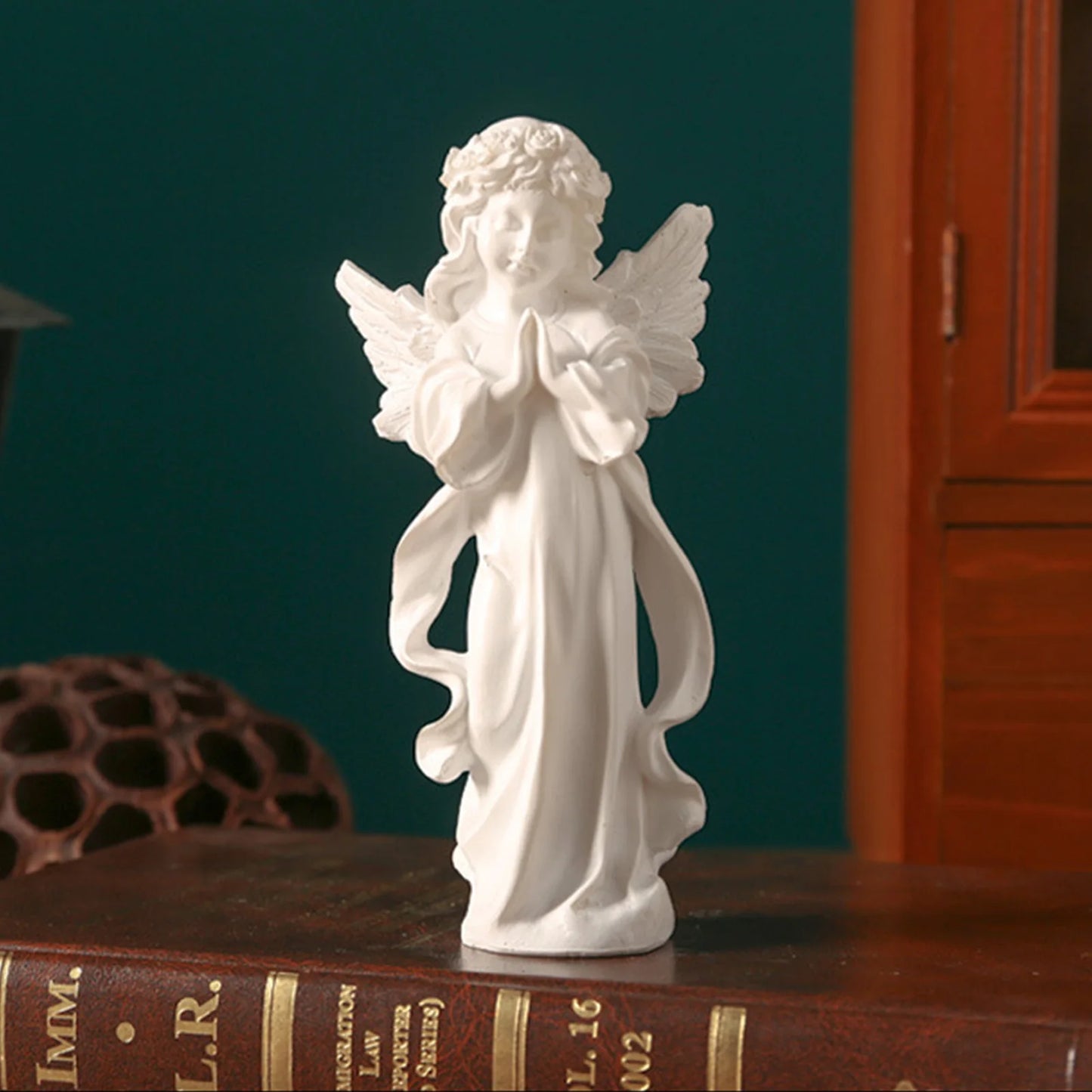 Closed Eyes Garden Memorial Angel Spiritual Consolation Angel Collectible Figurines for Desktop Living Room Entrance Decor Peaceful Pleasures Health and Wellness