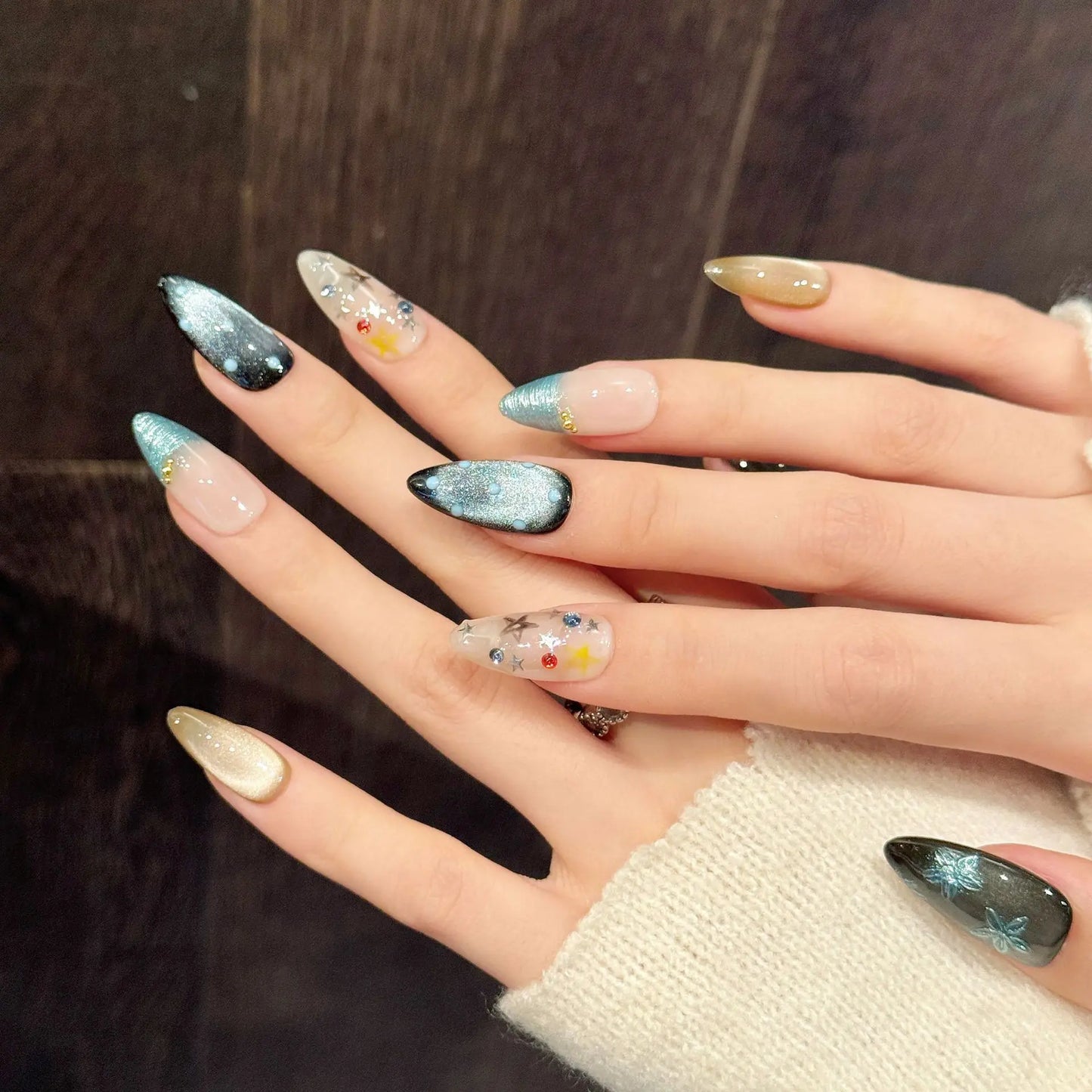 10pcs Cat's Eye Press On Nails – Autumn Brown Star & Flower Art