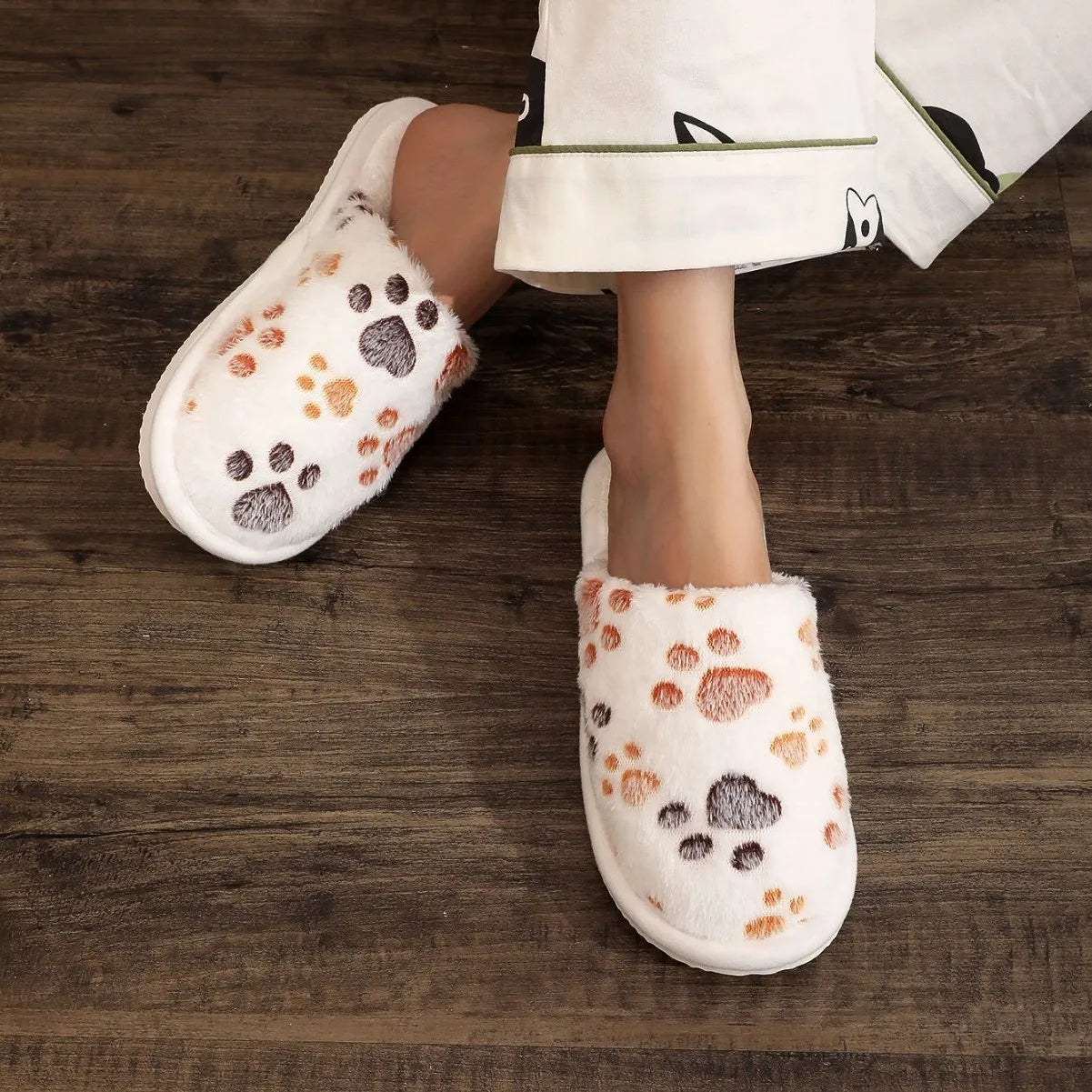 Women's Winter Fluffy Plush Slippers – Warm Non-Slip Slides