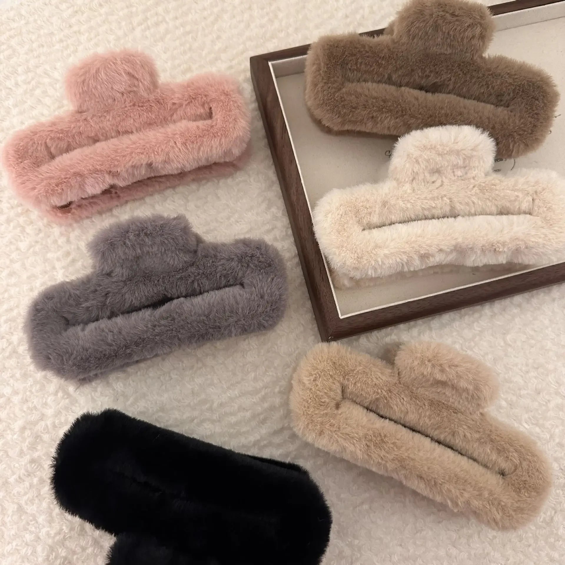 Fashion Plush Scratch Clip with High End Feel Large Autumn and Winter Hair Clip Shark Hair Clips Headband Cute Furry Hair Clips Peaceful Pleasures Health and Wellness