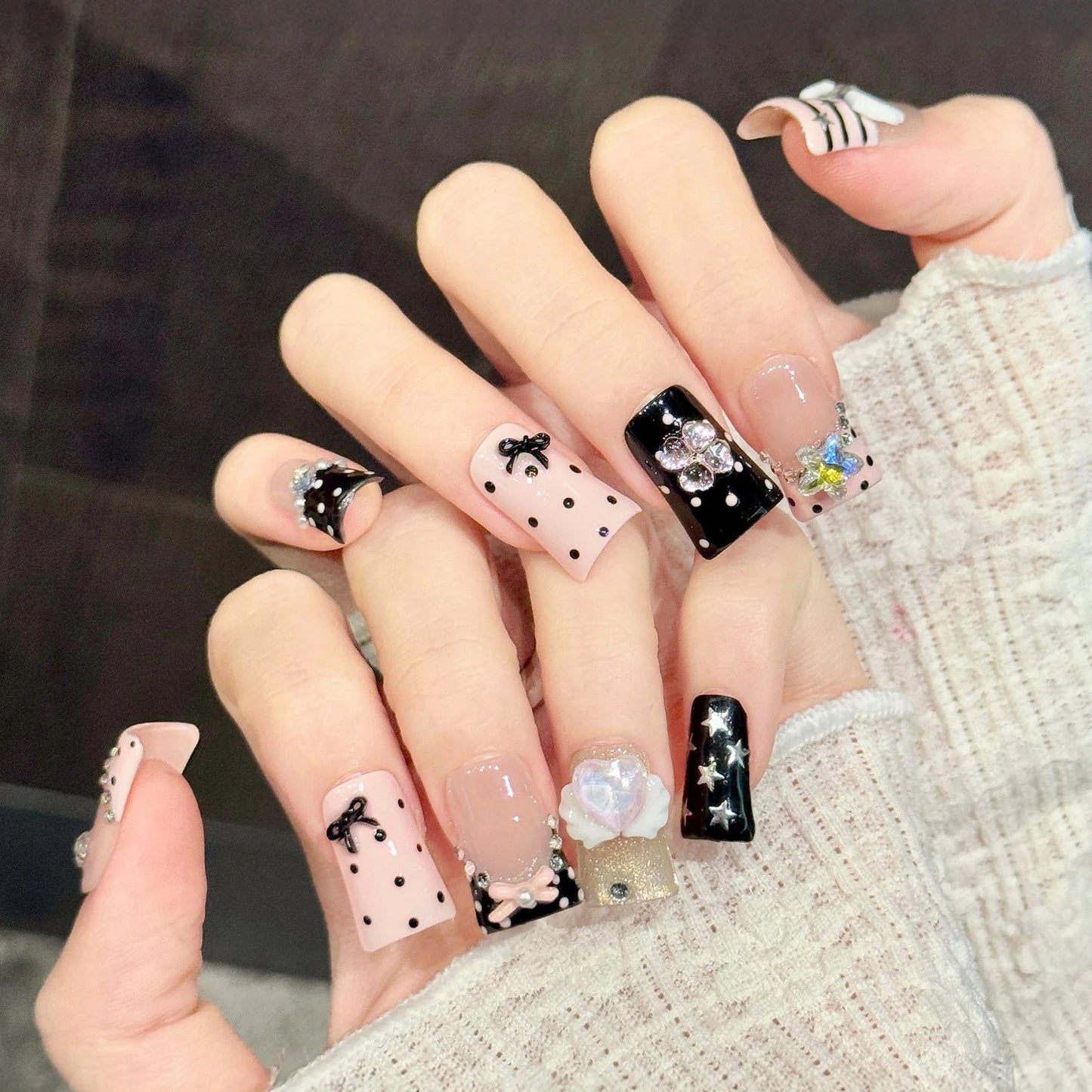 Y2K Duckbill Press On Nails – Polka Dot & Music Notes Design