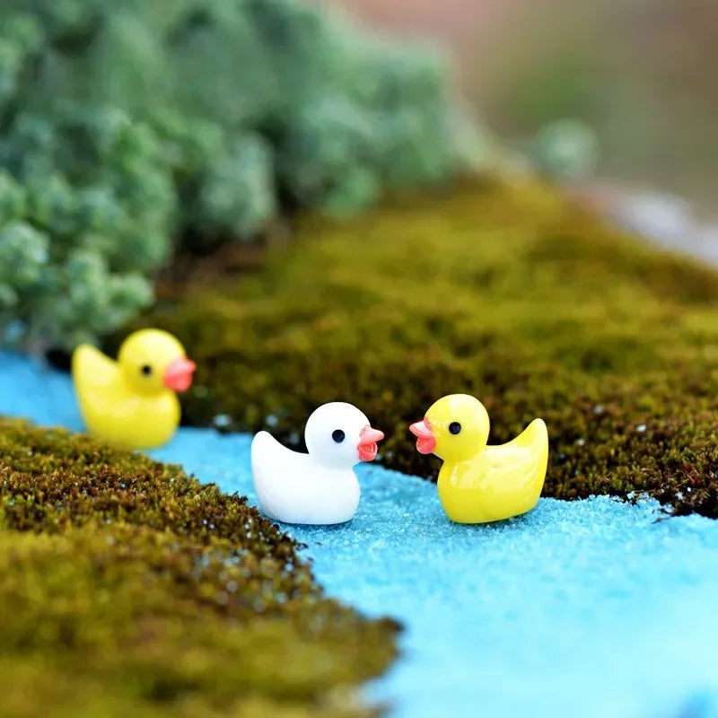 1/3/5PCS Cute Mini Resin Yellow Duck Ornament Miniature Figures Tiny Duck Resin Handicraft Micro Landscape Dollhouse Decoration Peaceful Pleasures Health and Wellness