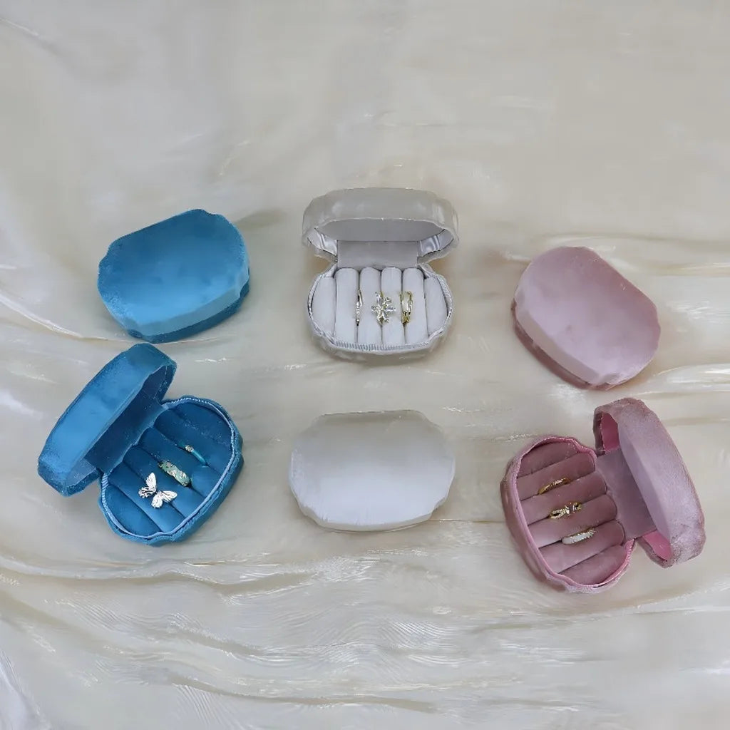 Mini Velvet Ring Box – Multi-Slot Jewelry Organizer for Travel