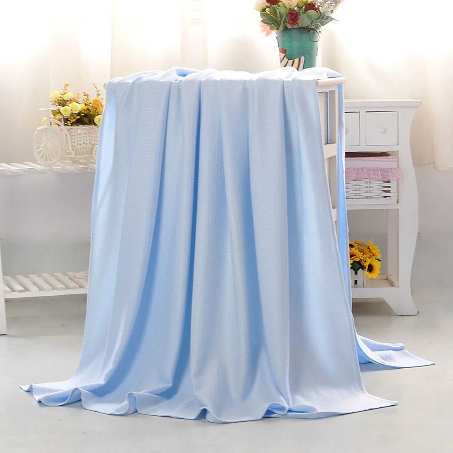 Summer Cooling Blanket Air Conditioning Quilt Skin-friendly Bamboos Fiber Light And Thin Breathable Cooling Quilt For Home Peaceful Pleasures Health and Wellness Light Blue S