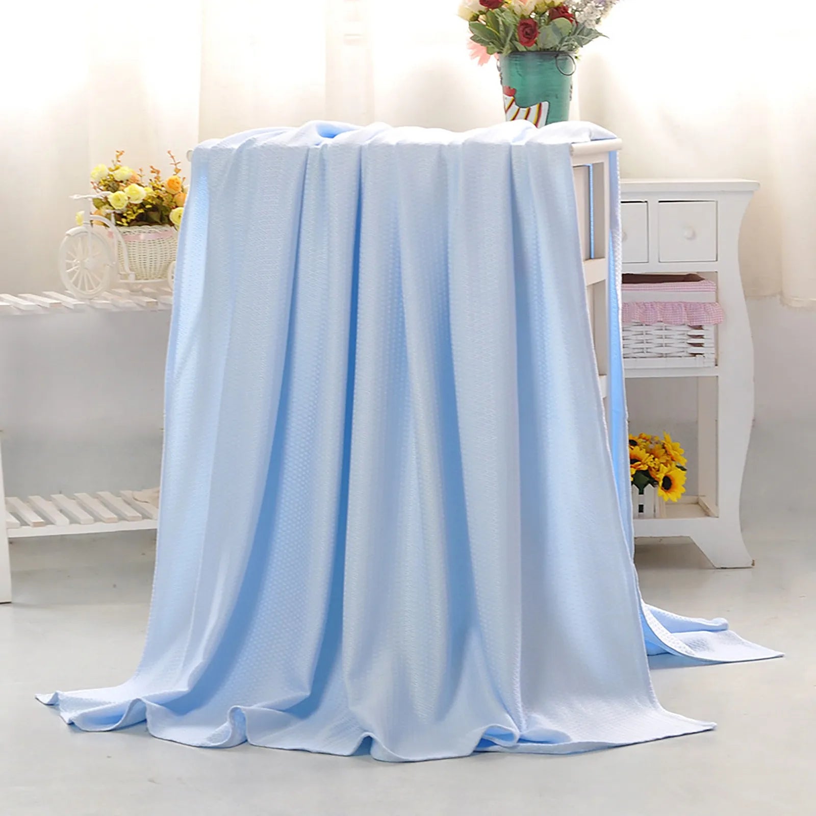 Summer Cooling Blanket Air Conditioning Quilt Skin-friendly Bamboos Fiber Light And Thin Breathable Cooling Quilt For Home Peaceful Pleasures Health and Wellness Light Blue S