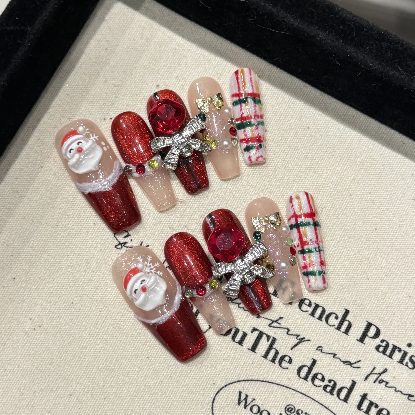 Christmas Press-On Nails | 3D Santa Cat Eye Crystal Set