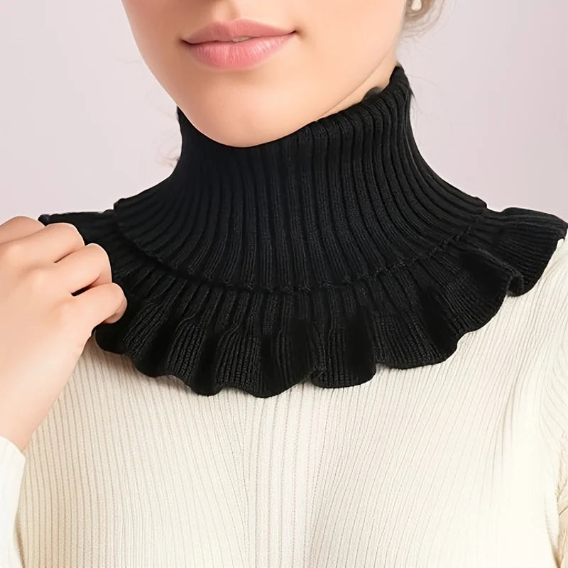Women's Knitted False Collar Scarf – Ruffle Edge Black & White