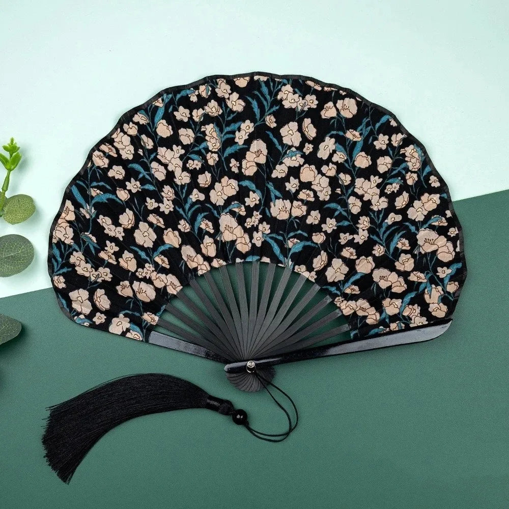 Retro Mini Shell Fan – Chinese Style Handheld Fan with Tassel