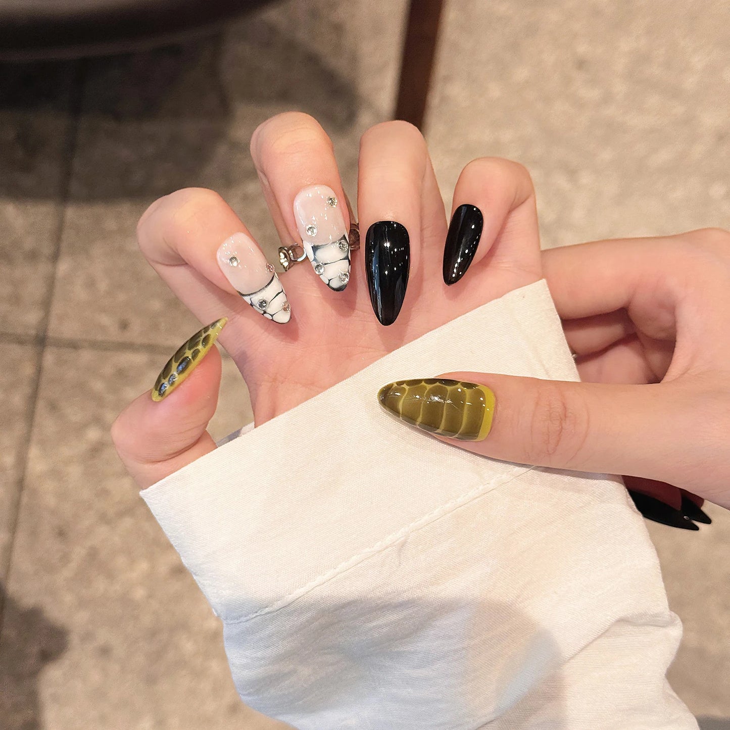 10pcs Short Handmade Sweet Punk Style Press on Nails Hand-Painted Embossed Stars Fake Nails Decor Wearable Ins False Nails Tips Peaceful Pleasures Health and Wellness