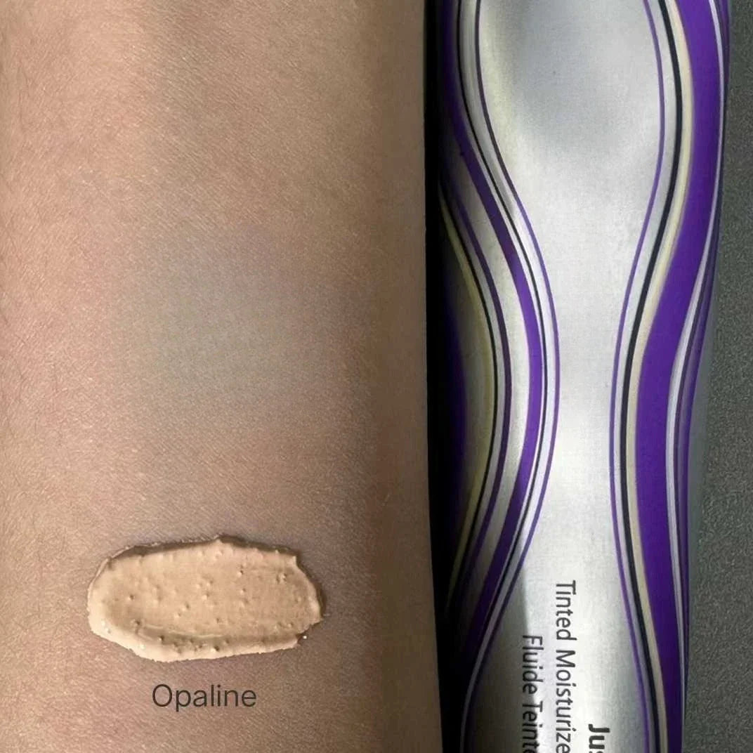Just Skin Tinted Moisturizer SPF 15 – Lightweight 35g