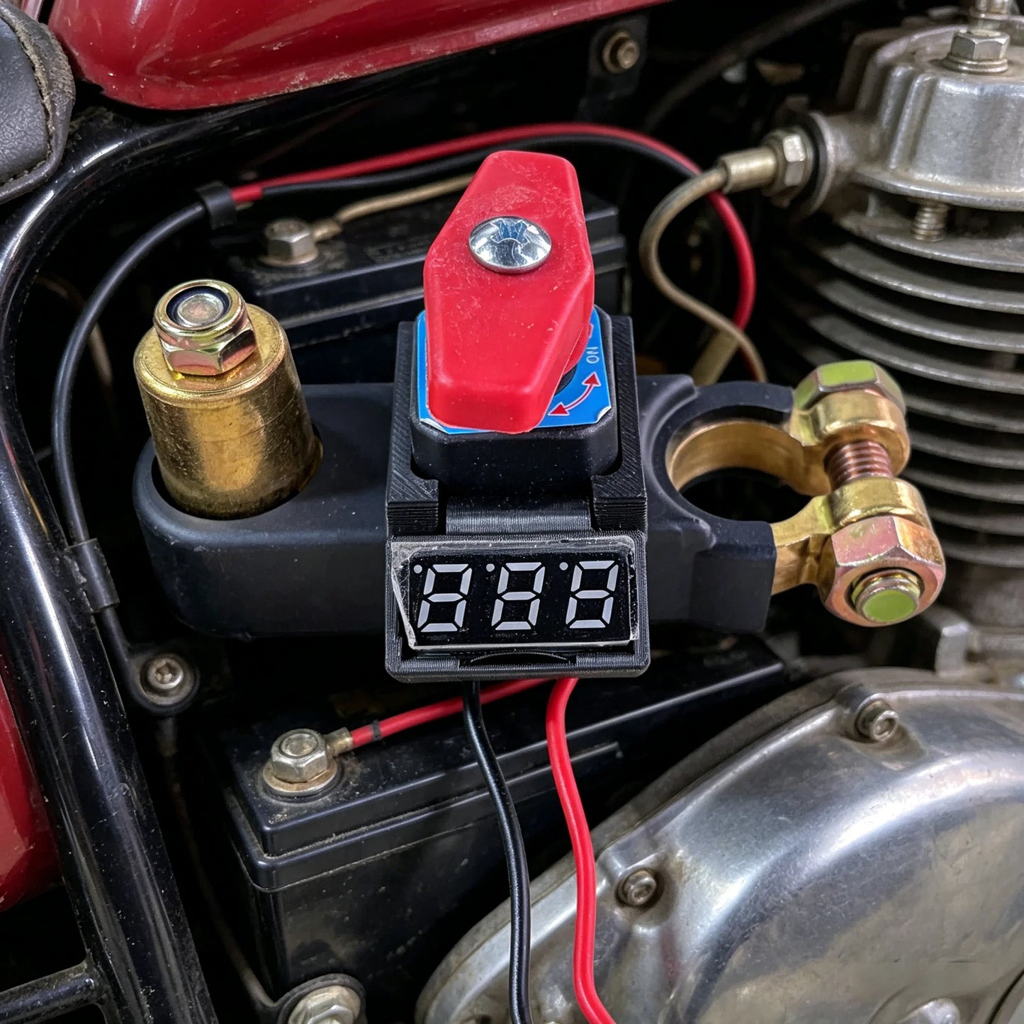 12V/24V Car Battery Disconnect Switch & Circuit Breaker