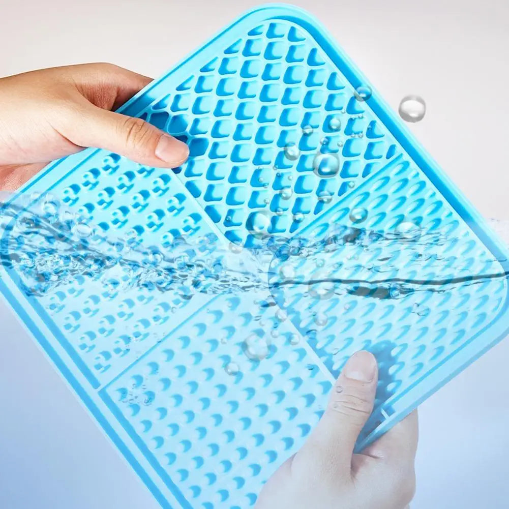 Silicone Dog Licking Mat Slow Feeder with Suction Cups
