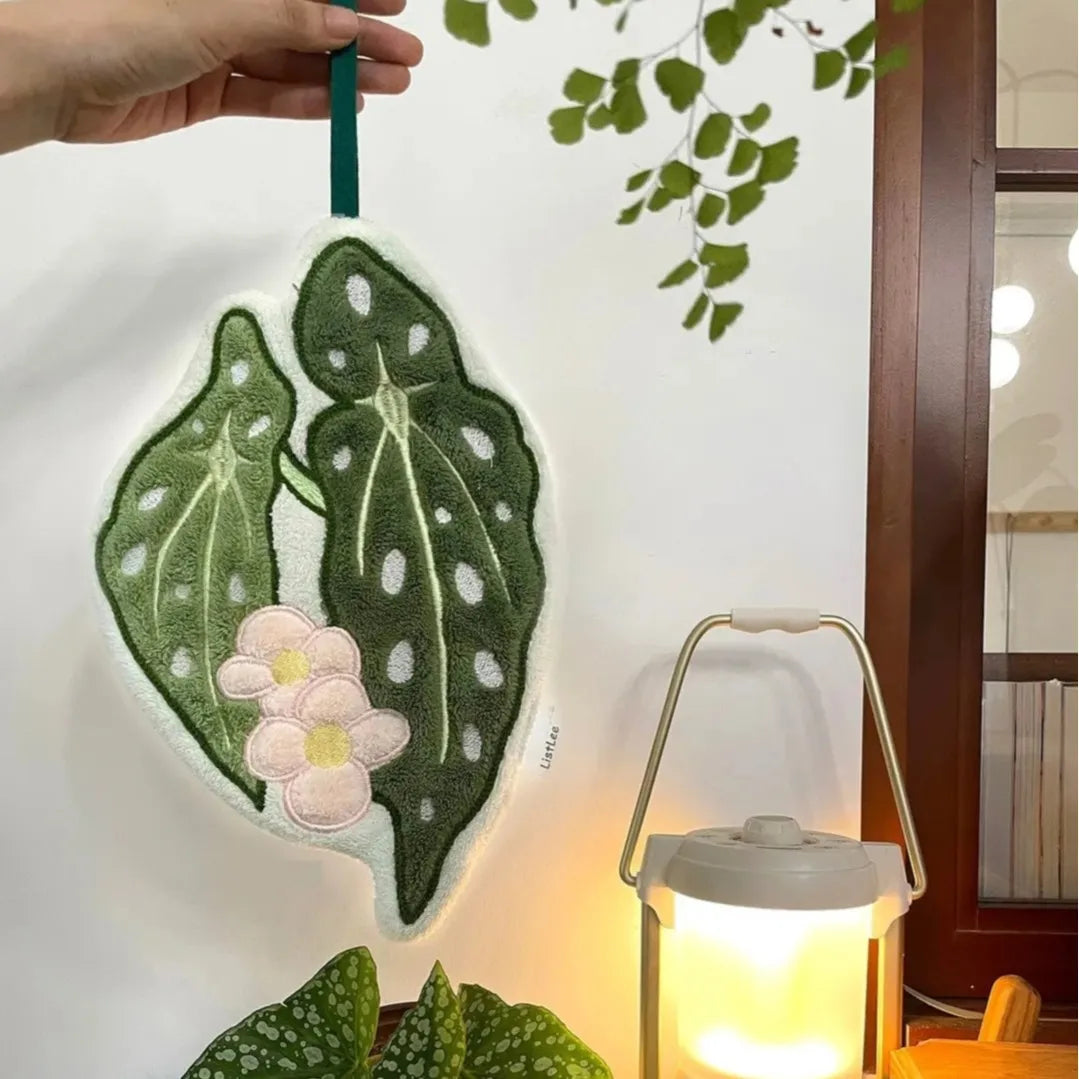 Leaf Coral Fleece Hand Towel – Ultra-Absorbent Quick-Dry