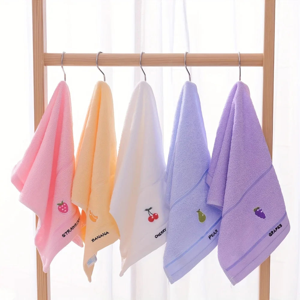 3 Random Color Fruit-Patterned Towels, Pure Cotton Children's Towels, Cartoon Fruit Baby Towels, Small Square Towels, Essential Home Items, Skin-Friendly and Non-Irritating Children's Towels Peaceful Pleasures Health and Wellness