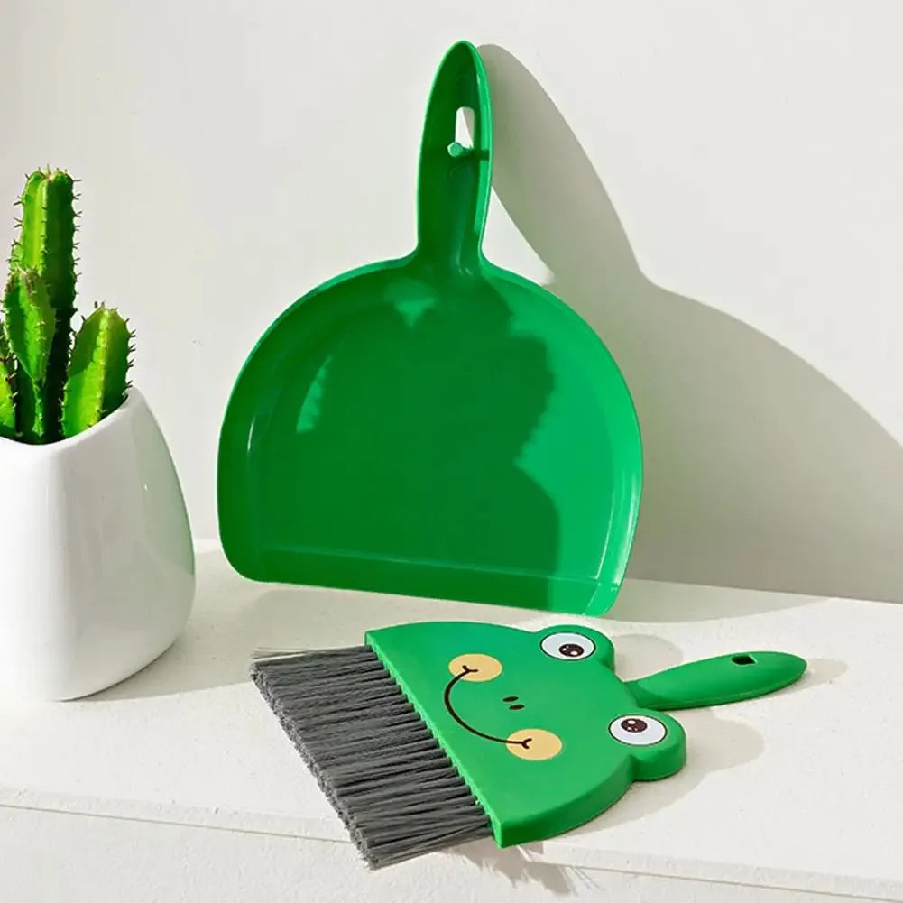 Mini Cartoon Broom & Dustpan Set – Rabbit Bear Frog, 2-Piece