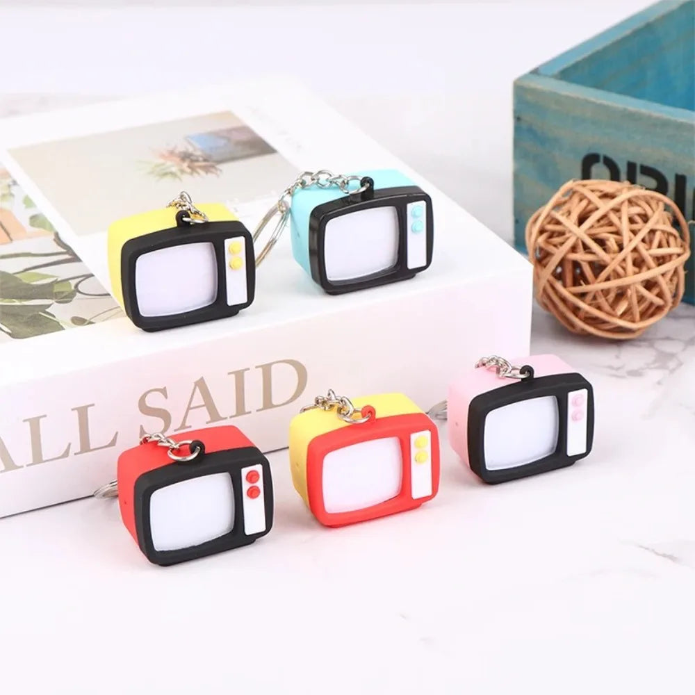 Retro TV Keychain – Mini LED Light & Sound Novelty Key Ring