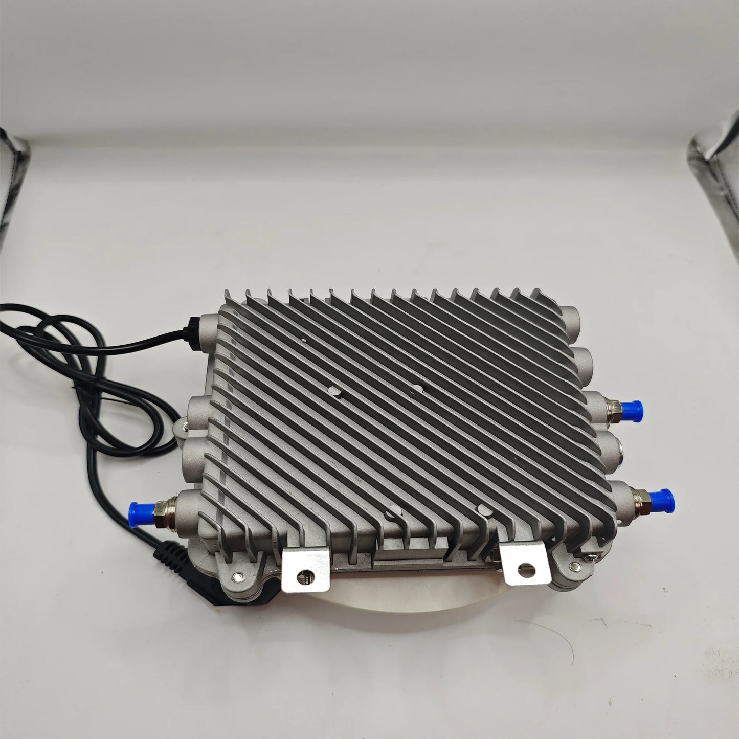 Tuoying 38dB Bidirectional CATV RF Amplifier 45-860MHz 1-In 2-Out
