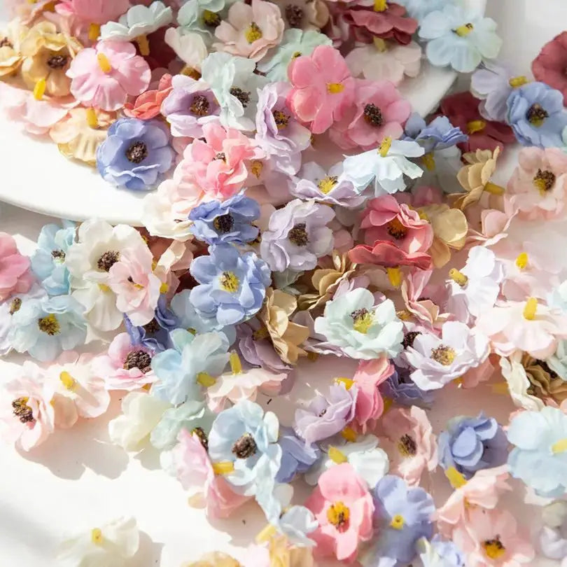 50/100 Pcs Artificial Silk Daisy Flowers – Wedding & Home Décor