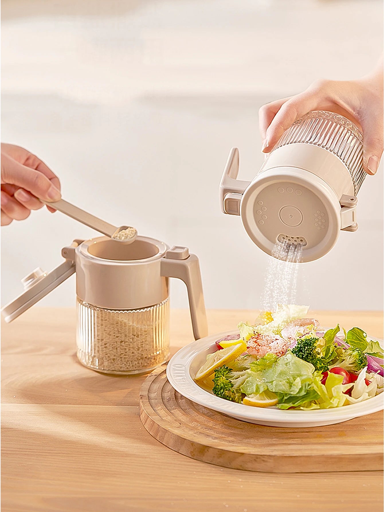 1Pcs Kitchen Dual-Purpose Salt Seasoning Shaker Bottle Kitchen Household Condiment Container Glass Chili Spice Utensils Peaceful Pleasures Health and Wellness
